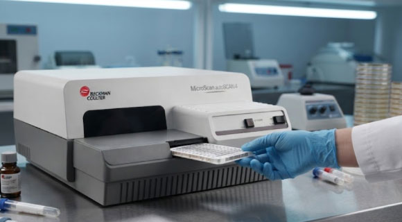 MicroScan-autoSCAN-4-Beckman-C-Microbiología-ANNAR-Imagen4